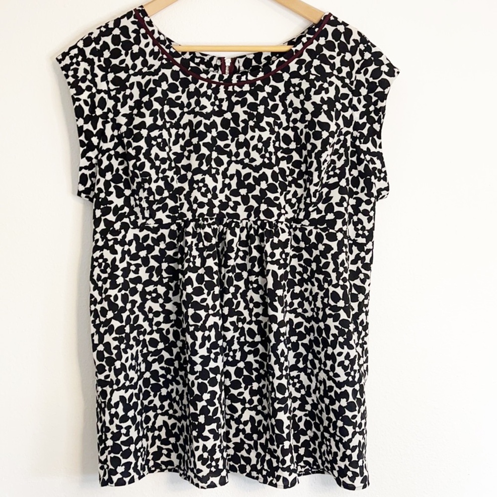 Black and White Floral Motherhood maternity top …